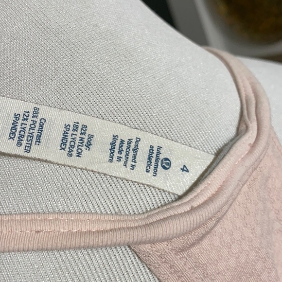 Lululemon tank Size 4🌻 - Picture 9 of 9